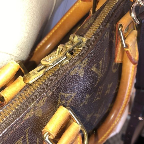 LOUIS VUITTON Alma Monogram Top Handle Crossbody Shoulder Bag BA0927 - Picture 8 of 17